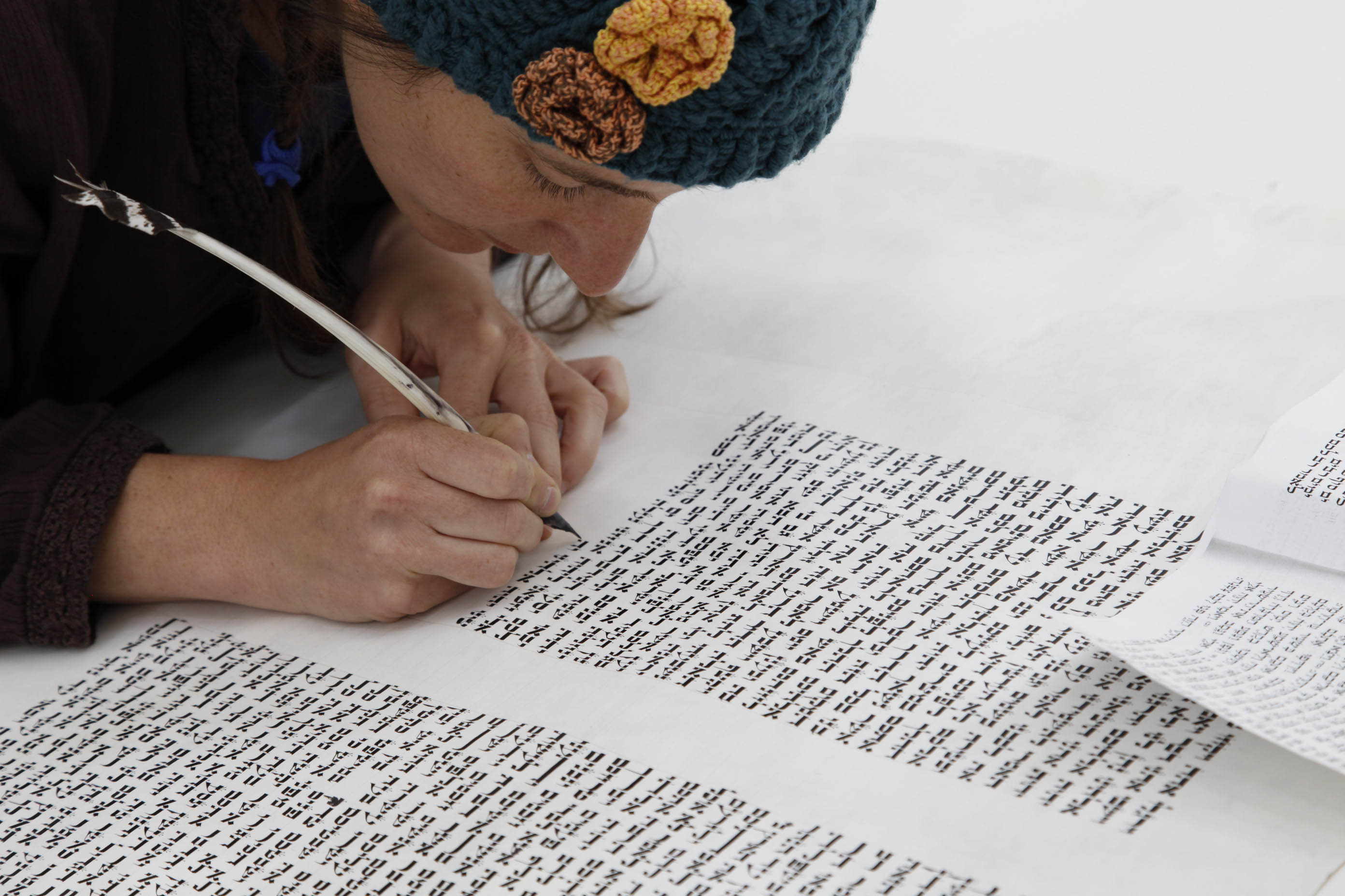 Torah scribe Julie Seltzer begins work on a Sefer Torah Jewish Women