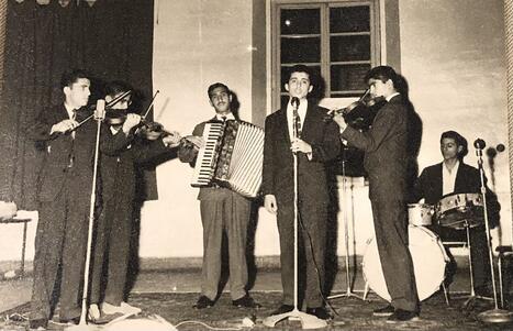 Farid Dardashti performing 