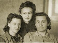 Chasya Blinka, Liza Czapnik, and Ania Ruth