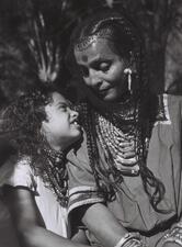 A Yeminite Habani woman and her child. 1946