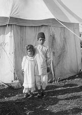 Samaritans of Nablus, 1900-1920, An Engaged Couple