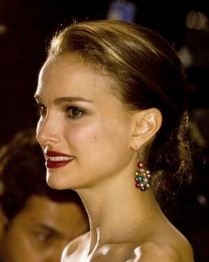 Natalie Portman smiling at the TIFF 2009 premiere of Love and Other Impossible Pursuits directed by Don Roos