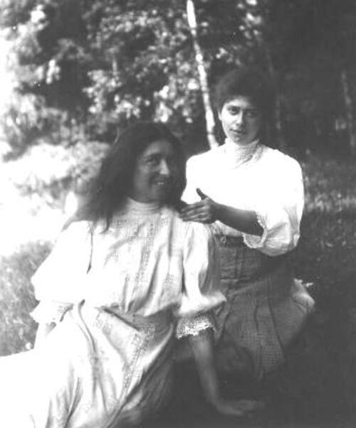 Anna Strunsky Walling and her Sister, Rose, circa 1902