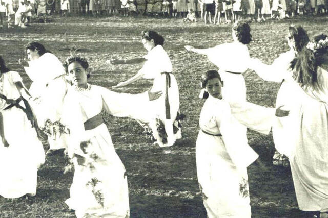 Moshav Tzofit, 1954. Dancing the hora at Shavuot.