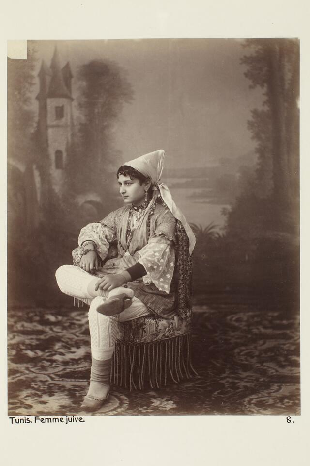 Jewish woman in Tunis, Tunisia 1889-1890. Via the Hallwyl Museum collection.
