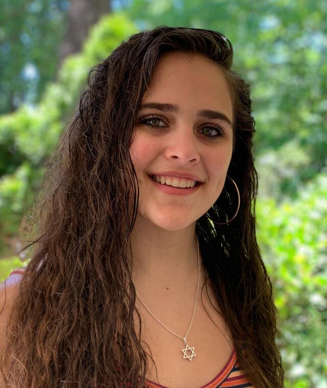 2020-21 Rising Voices Fellow Liana Smolover-Bord