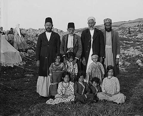 Samaritans of Nablus, 1900-1920, Samaritan Men with Young Girls