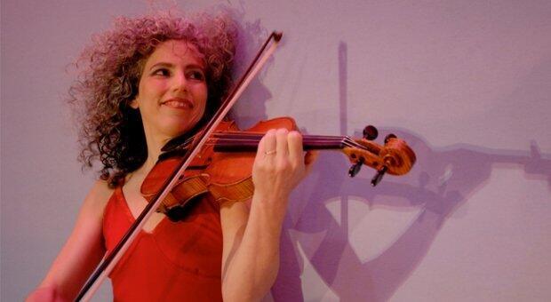 Klezmer fiddler Alicia Svigals