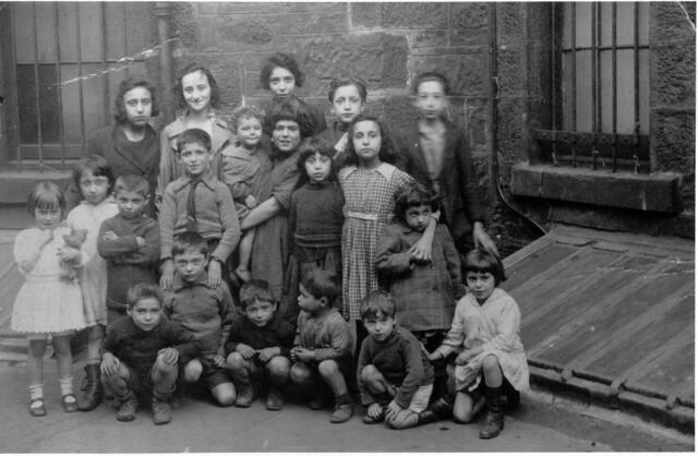 Children in Gorbals, Glasgow