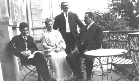 Frank Solomon, Hannah Solomon, Joseph Solomon, Henry Solomon in Berlin, circa 1904