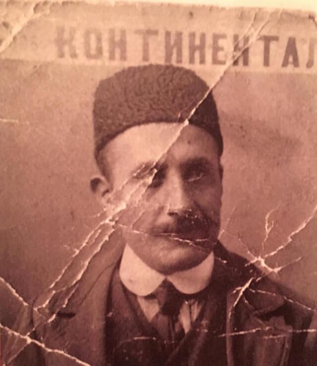 Photograph of Persian Jewish man, sepia tone.