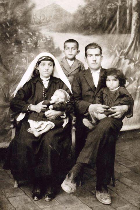 A family of Iranian Jews in Urmia, 1929