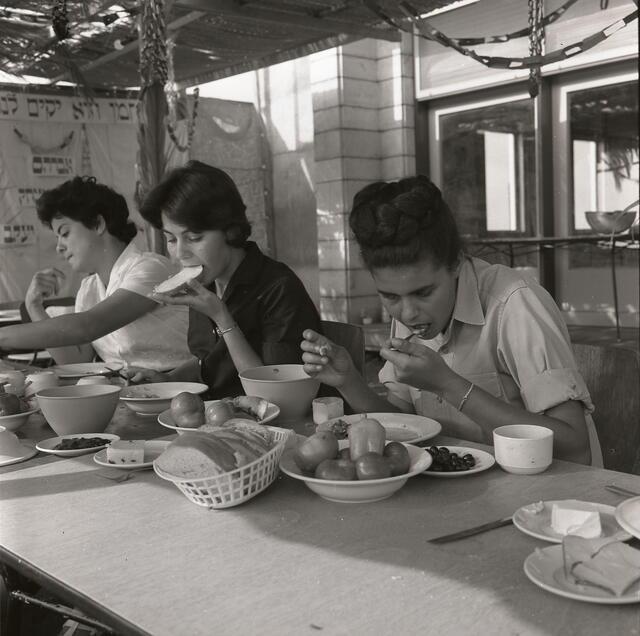 Meal during sukkot, 1963.