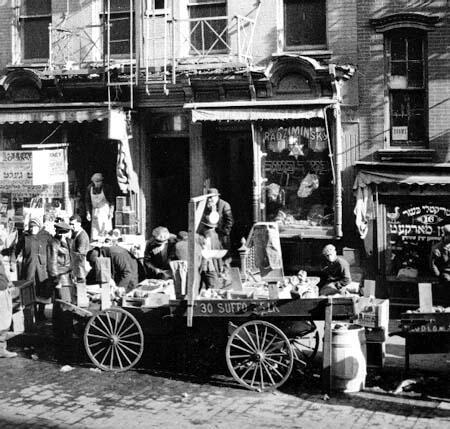 Lower East Side of New York City circa 1900 | Jewish Women's Archive