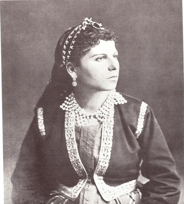 A Jewish young woman in Tiberias 1890