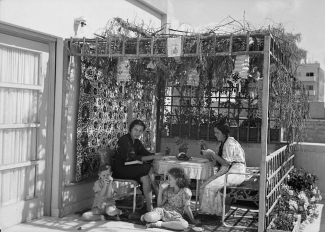 Sukkot in Quarter of European Jews. Rehavia. 1939. 