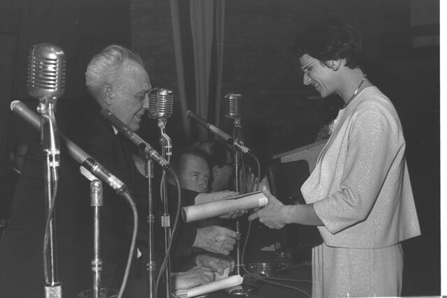 Sociologist of health Judith Tannenbaum Shuval winning the 1965 Israel Prize for Social Science