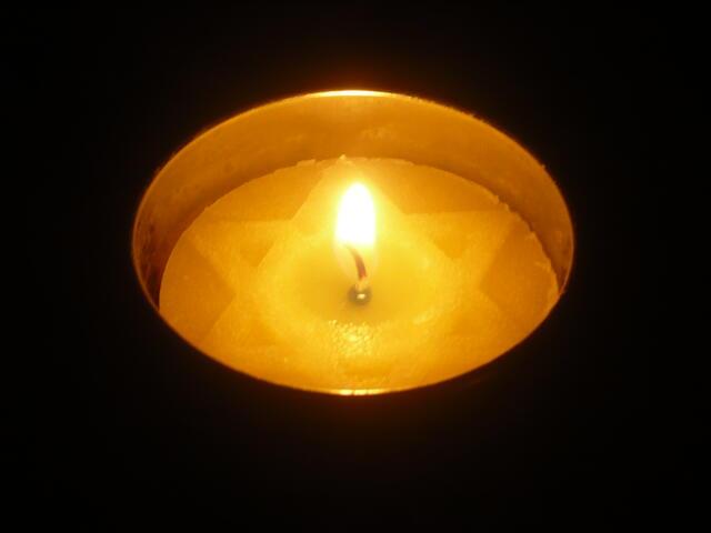 Holocaust Remembrance Candle